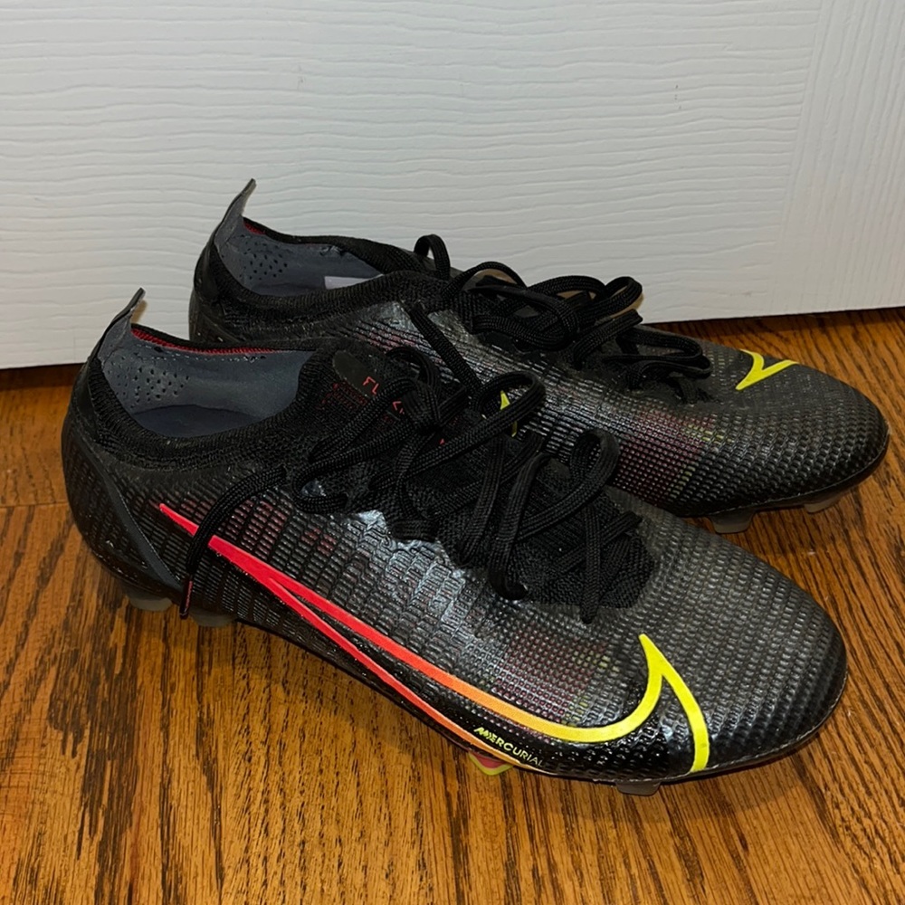 NIKE Mercurial Vapor 14